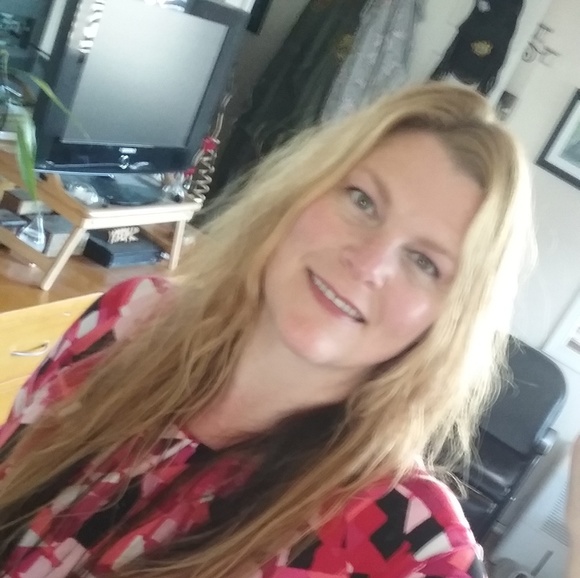 Meet your Posher, Sherry - Picture 1 of 1